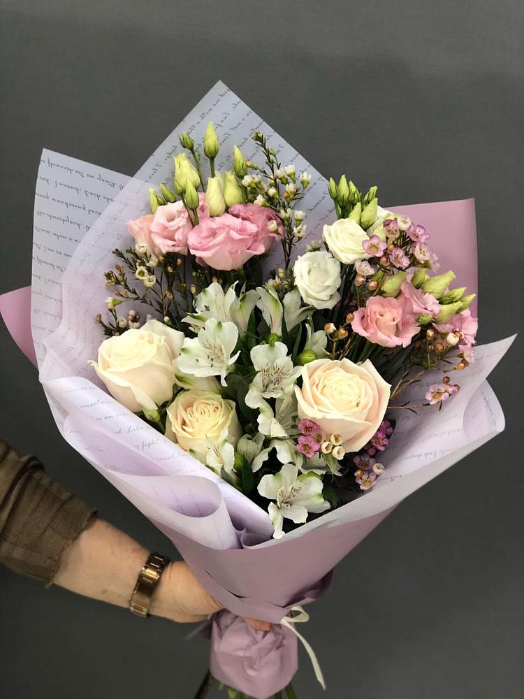 Букет цветов из: Альстромерии, Розы и Лизиантусы в Колычево