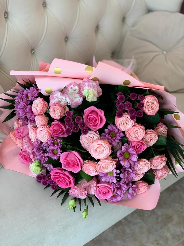 Букет цветов из: Хризантемы, Розы и Лизиантусы в Колычево