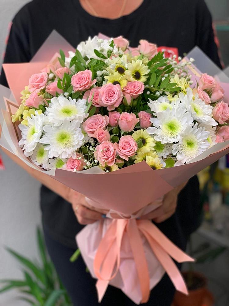 Букет цветов из: Розы и Хризантемы в Колычево