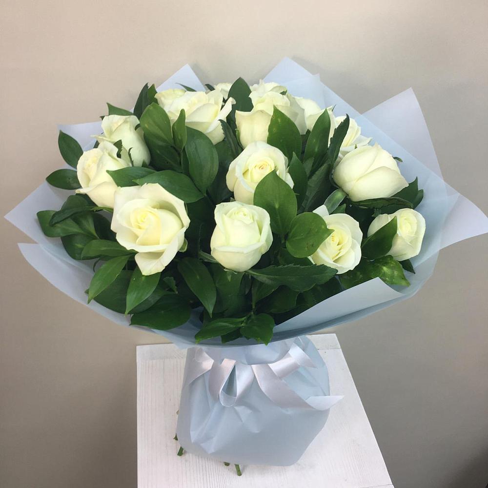 Букет 15 Белых роз Проуд в Колычево