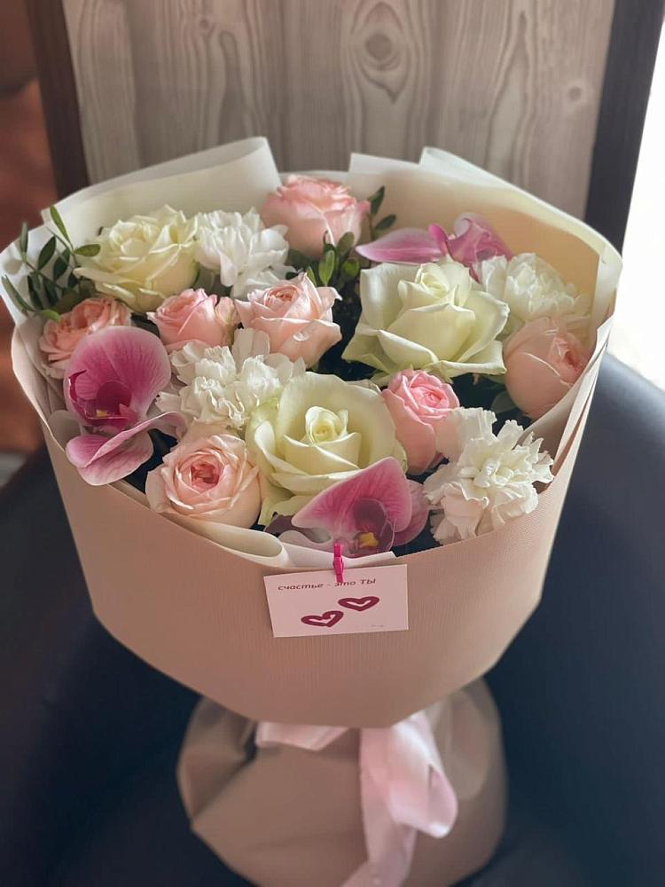 Букет цветов из: Орхидеи, Розы и Гвоздики в Колычево