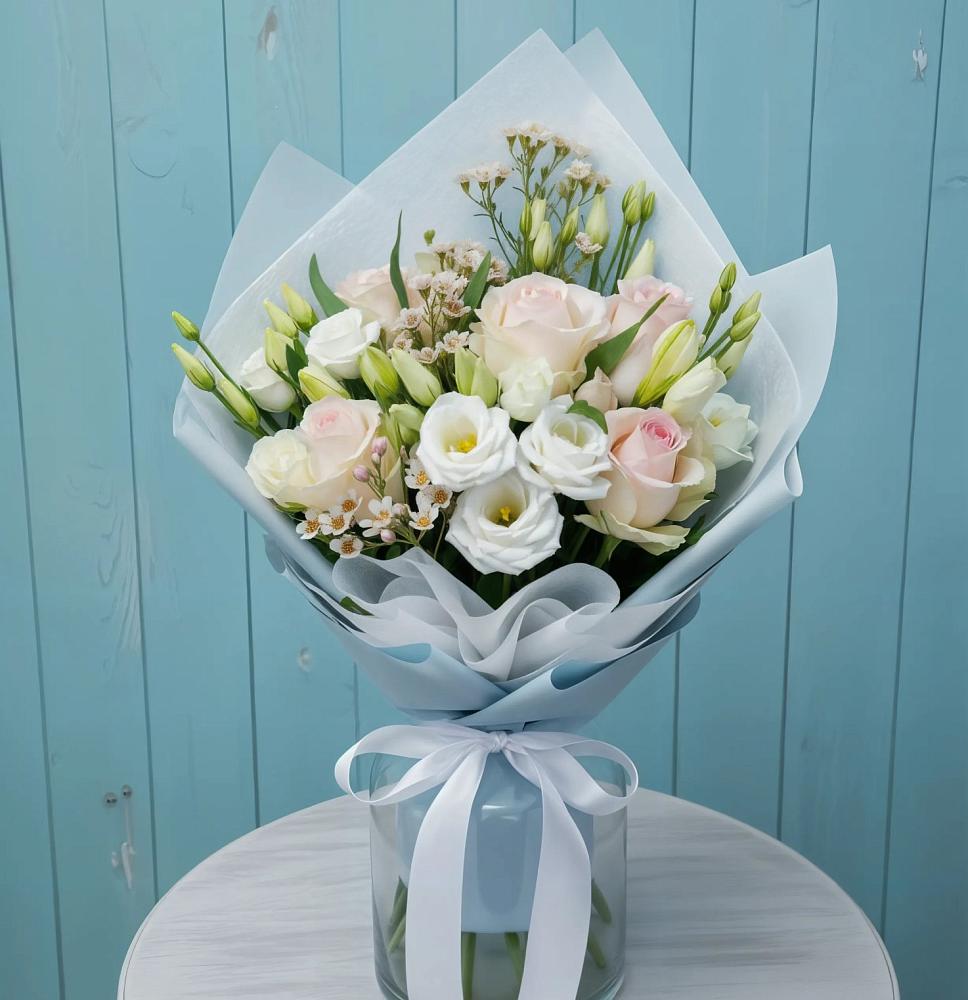 Букет цветов из: Розы и Лизиантусы в Колычево