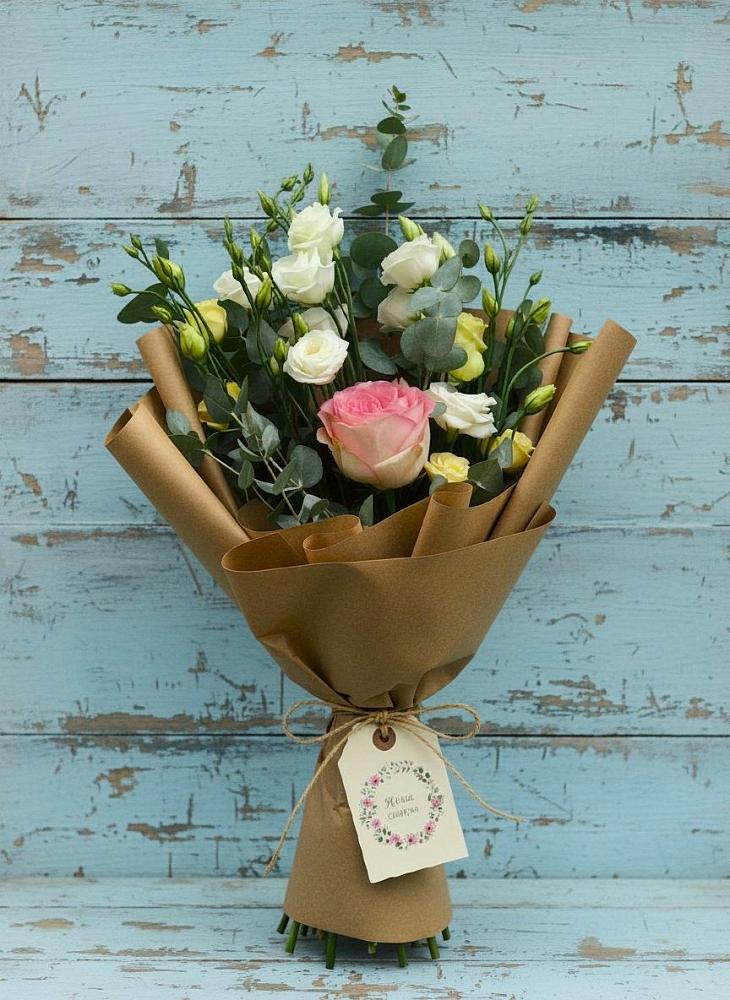 Букет цветов из: Розы и Лизиантусы в Колычево