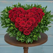 Цветочная композиция из Розы в виде сердца в Колычево