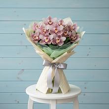 Букет цветов из:  Орхидеи и Розы в Колычево