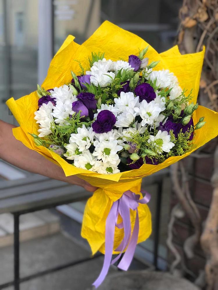Букет цветов из: Ирисы, Хризантемы и Ромашки в Колычево