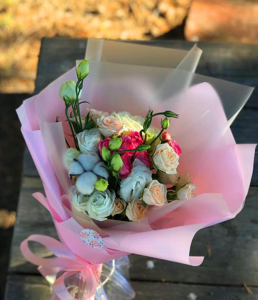 Букет цветов из: Розы и Лизиантусы в Колычево