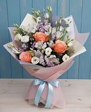 Букет цветов из:  Лизиантусы, Розы, Альстромерии и Гипсофила в Колычево