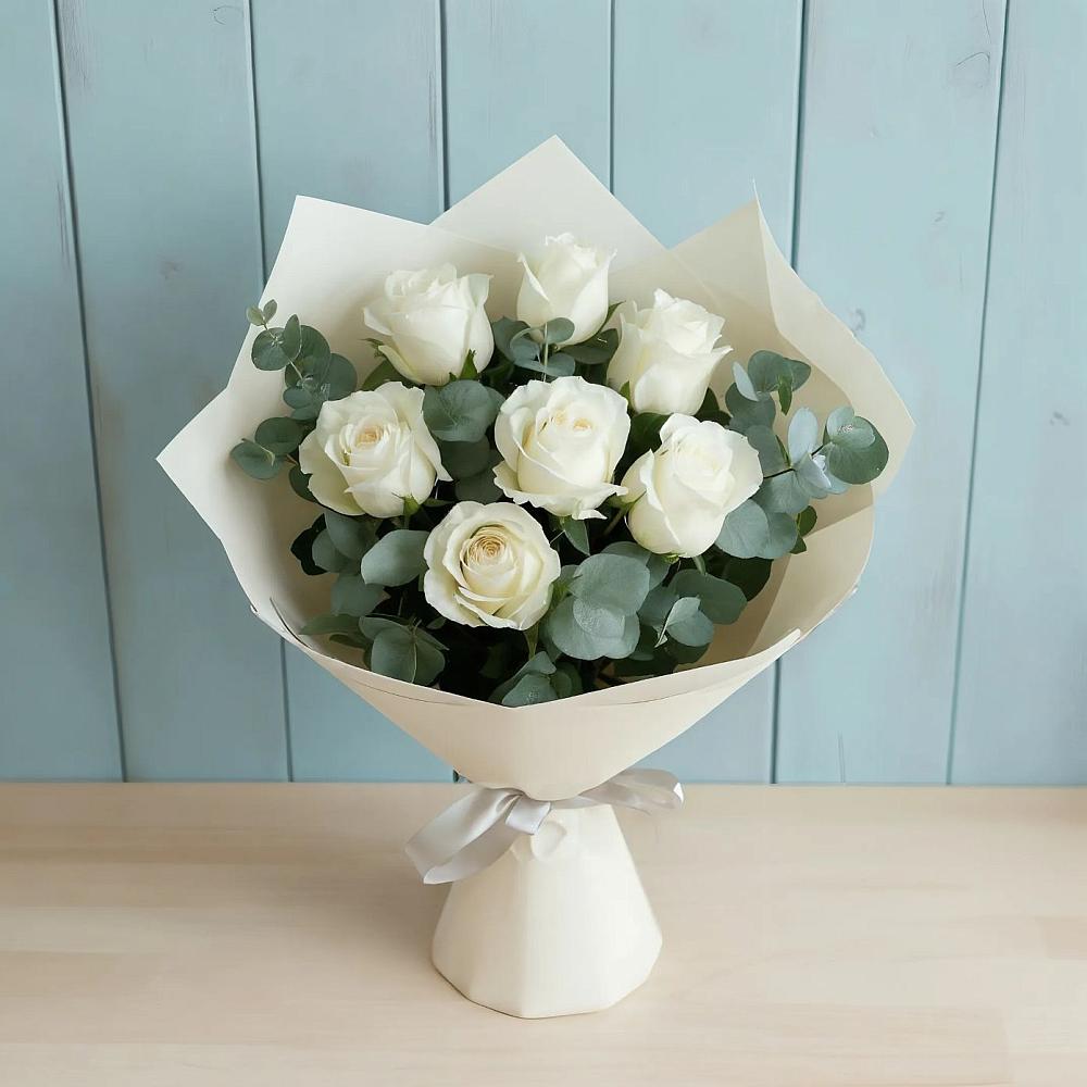 Букет Белые розы в Эвкалипте в Колычево