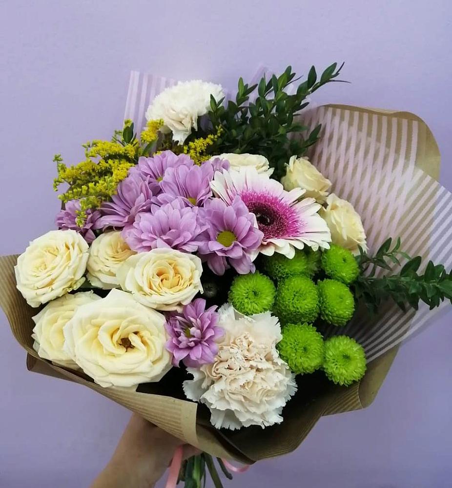 Букет цветов из: Хризантемы, Розы, Гвоздики и Герберы в Колычево