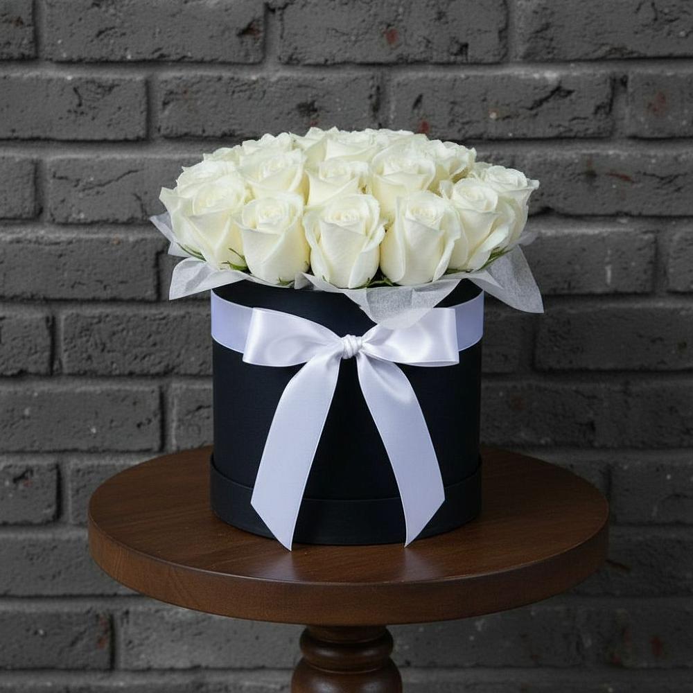 Цветочная композиция из Розы в шляпной коробке в Колычево