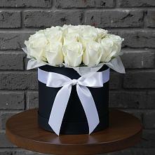 Цветочная композиция из Розы в шляпной коробке в Колычево